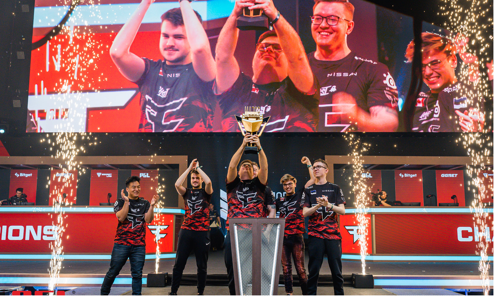 篮下终结更 篮下终结更